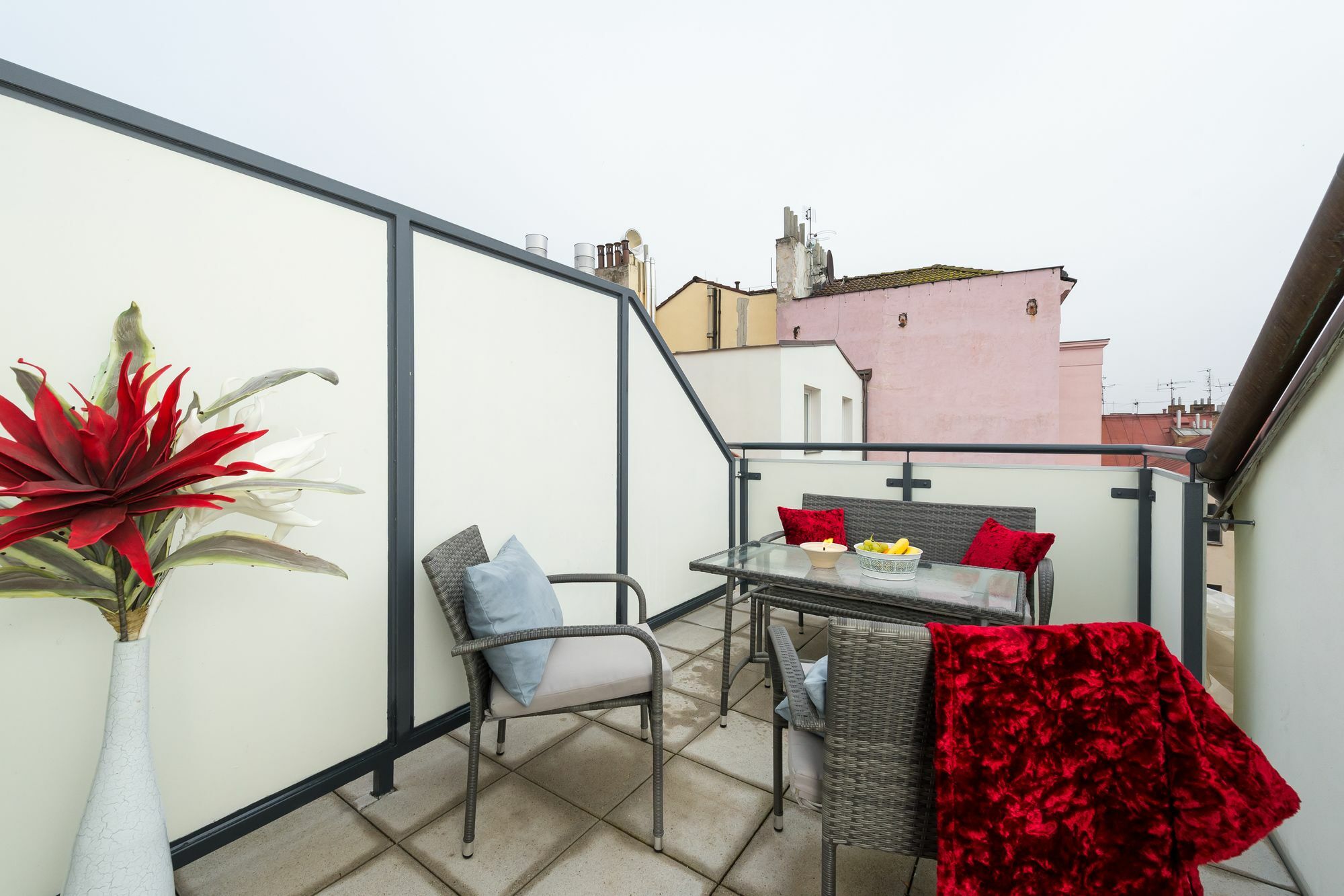 Apartment Sokolska Praga Zewnętrze zdjęcie